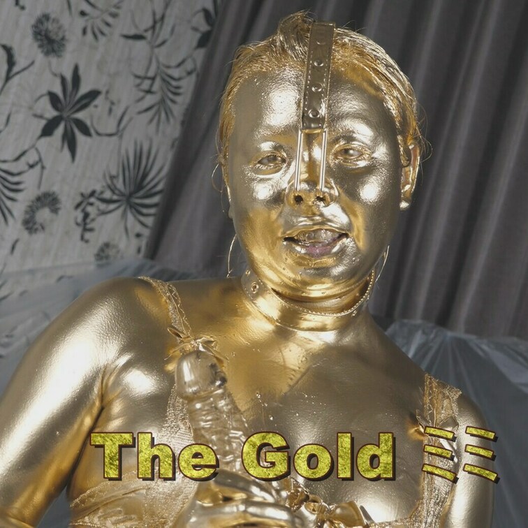 TheGold ミミ　　　　　3100円
グラマラスボディのミミさんが今度は金粉に挑戦！！
白塗りした顔で可愛い衣装
