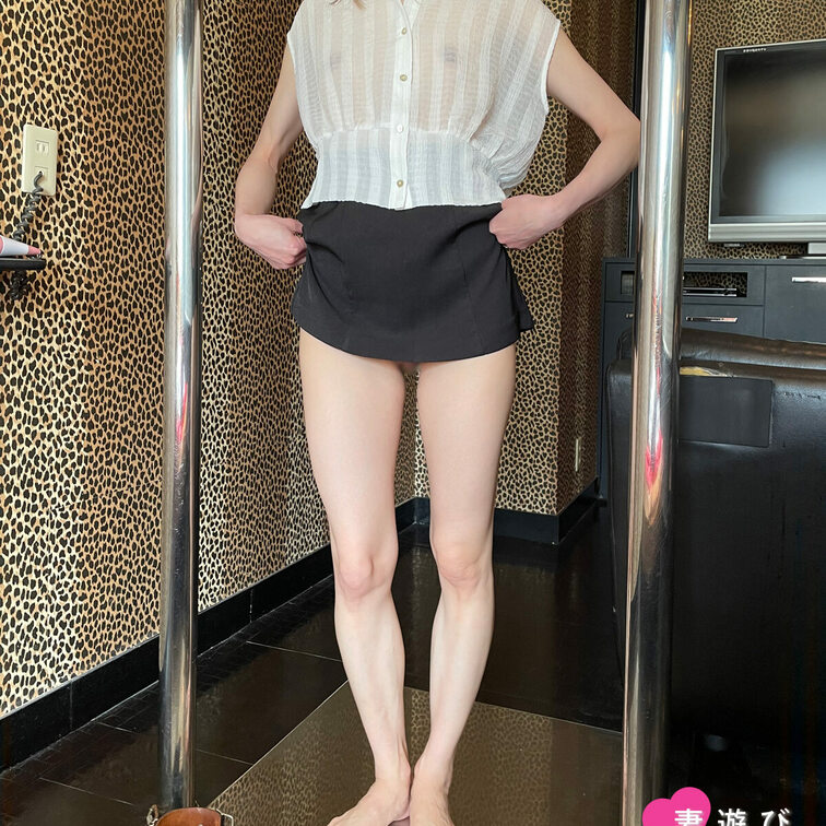 これでアダルトショップへ💗

こんな姿でアダルトショップへユウを近々連れていきます😍

スカートを股下０センチに