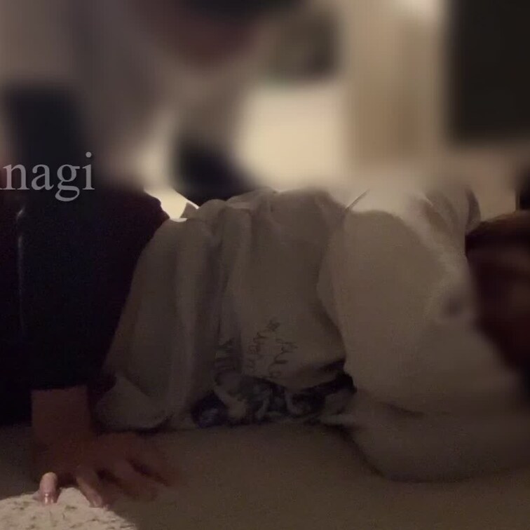 寝落ちしている人妻に悪戯…💜