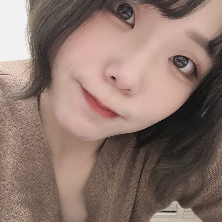 最近本当にいろいろありすぎて大変でしたが…
ひなのファンでいてくれるみなさんにはいろいろとお待たせしたり、投稿が少なく