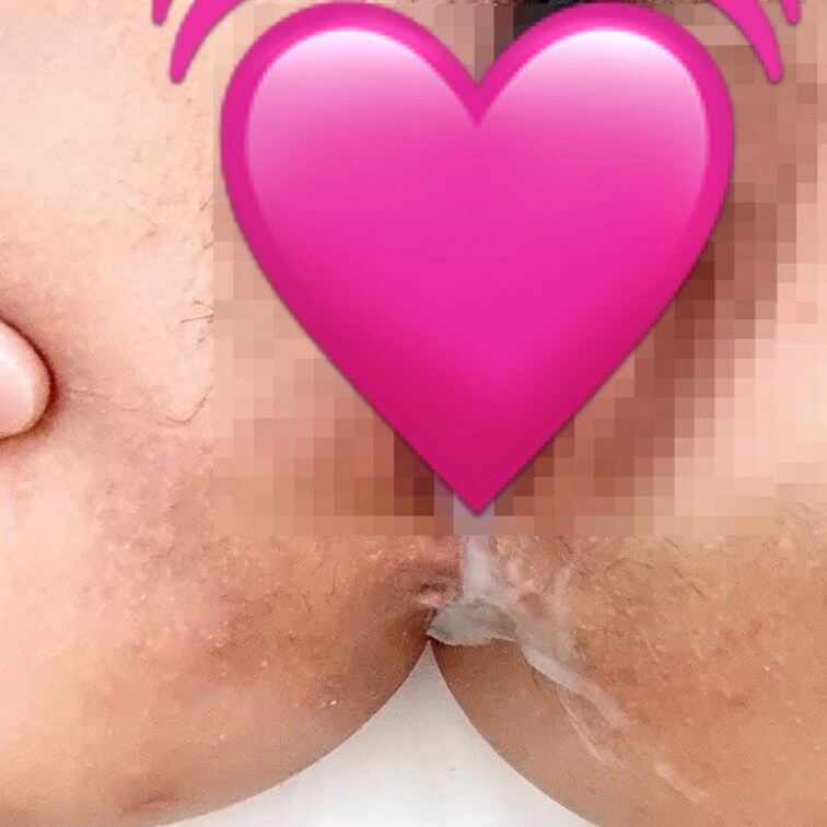 モザイクが薄くて投稿が消されちゃうので再投稿💦
タップリ中出しのご褒美💖
しかし最近お尻の吹き出物が酷い😭💦
チョ