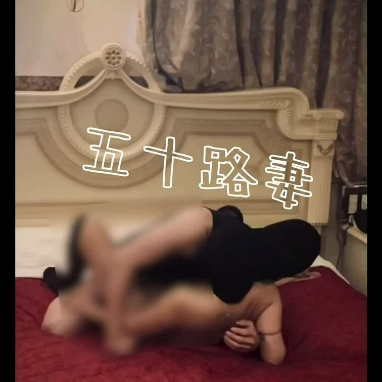 全頭マスクSWプレイ
五十路妻　立派な♂の旦那様棒で突かれ喜び
隣のベットでは奥様の艶かしい声
