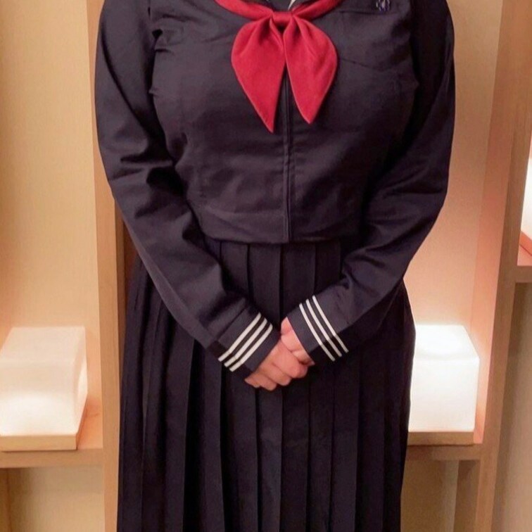 芋っぽい感じの○○○のコスプレ写真を更新✨