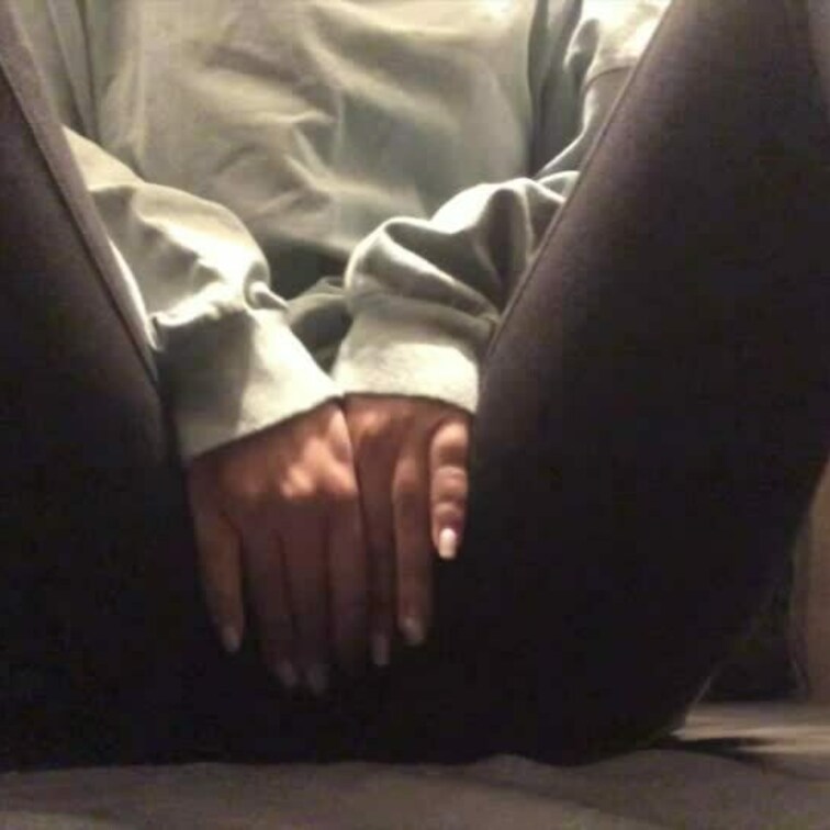 【ファン限定フル動画】🎁

ネカフェでおもちゃ持参してエロ動画見ながらオナニーする女子◯生。最後の絶頂の時にビクンビ