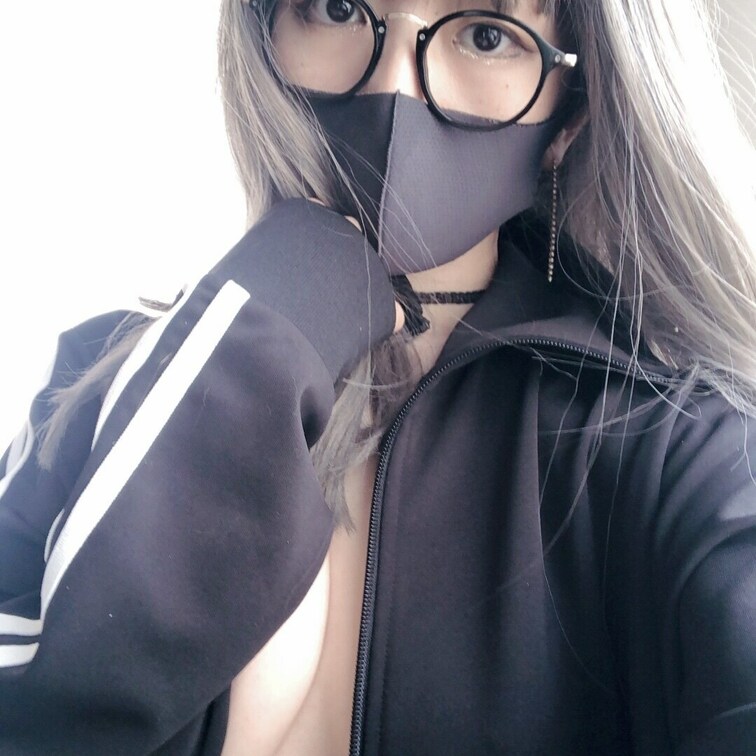 ↓↓↓↓↓
写真は1度に5枚しか投稿できないので
前までやってた写真の羅列ができなくて
いっそのこと動画にしてみま