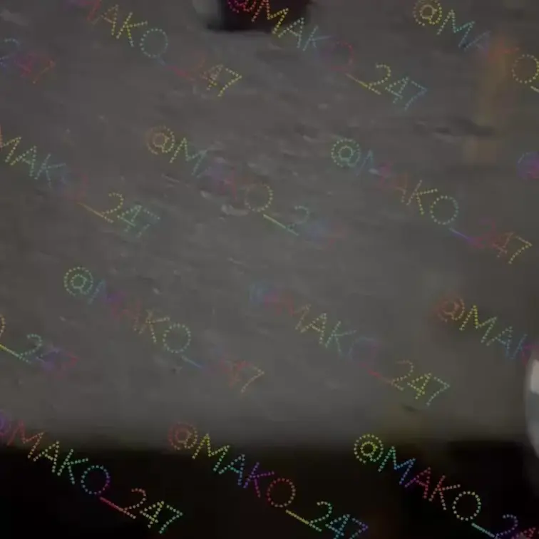 夜の駐車場でこっそりおしっこしちゃった(ᐢ∩ ̫ ‹ᐢ)︎ ◝✩