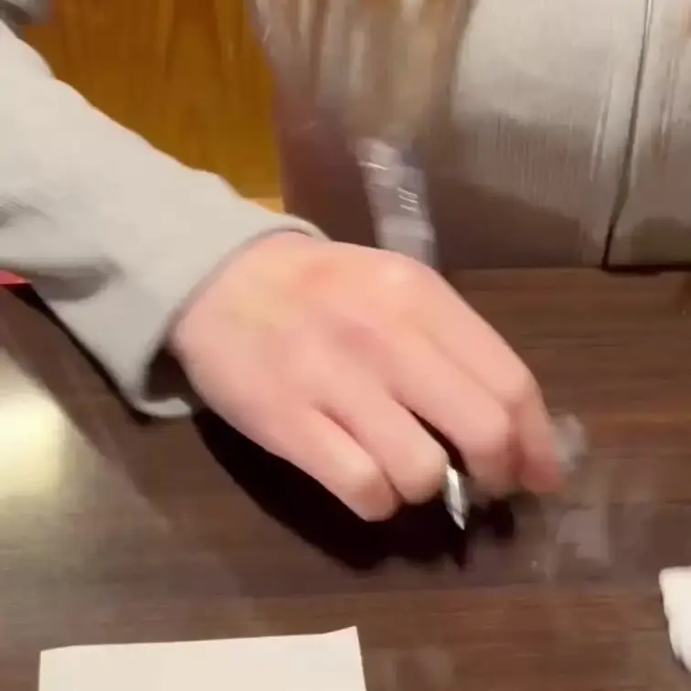 居酒屋デートシーン。
この後のホテルシーンは1つ前の動画です。