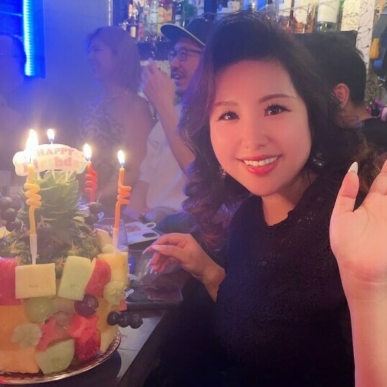 お誕生日イベントありがとうございました😊
とても沢山の方が来てくれて盛り上がりました!
沢山のお土産とお花で帰りは倍