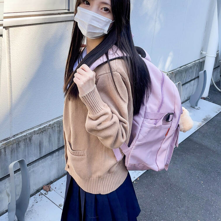 11時間着用【個人撮影】お子さま体型の花柄パンツちゃん_夏セーラ服のままハメ撮り～中出しされる姿を公開
