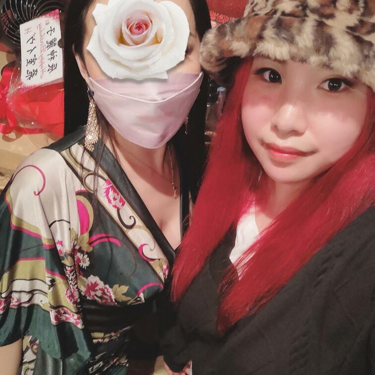 今日は辰神麗子様と薫ママの合同バースデーに六本木ドルチェに行ってきました✨
お店にはMantis所属のララさんも！(本