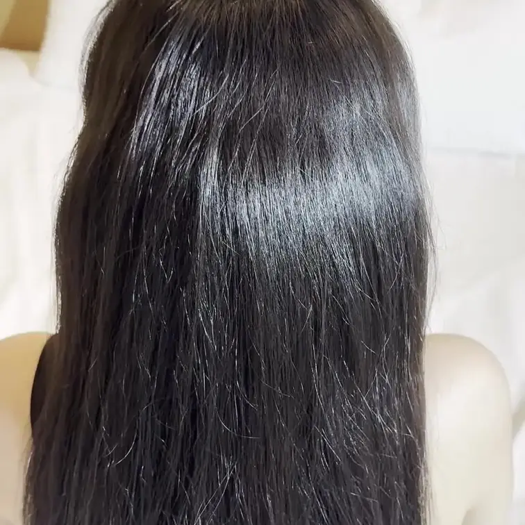 つばさちゃん
腰までのロングヘアーになります。