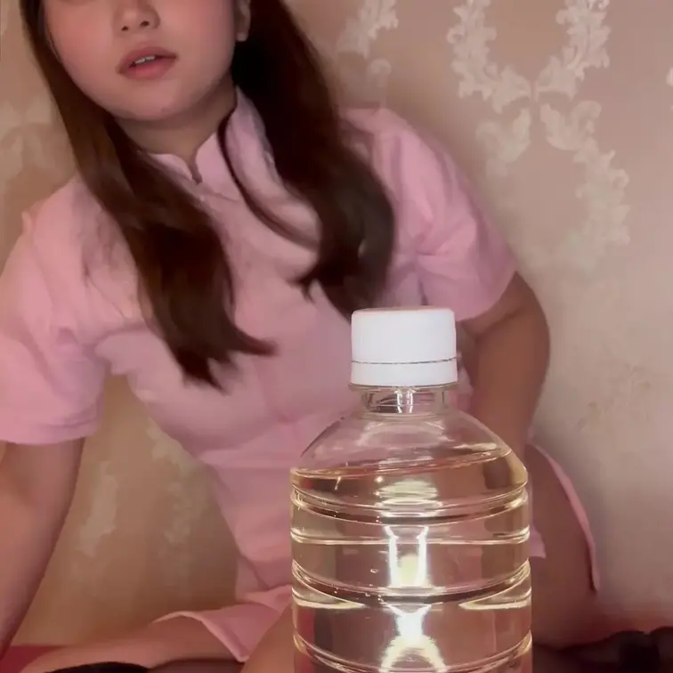 ペットボトルの奥…💖
