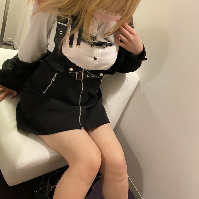 長身ちゃん
まさかの下着透け透けで待ち合わせ場所来た女の子です笑
え、透けてるよ!?って
伝えても、気にし