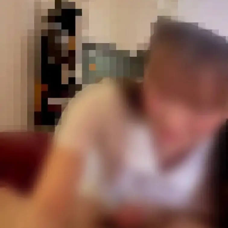 可愛いパイパン人妻ナースのフェラ😍フル動画