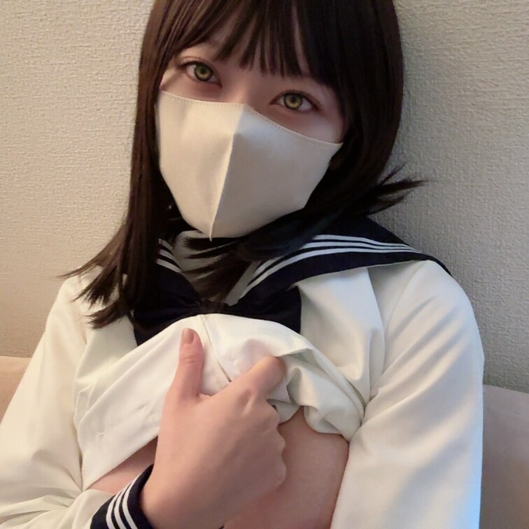 暑かったので自分で脱ぎ脱ぎして気持ちよくなっちゃいました…
ファンの方からリクエストもあったので、パイズリもしてみまし