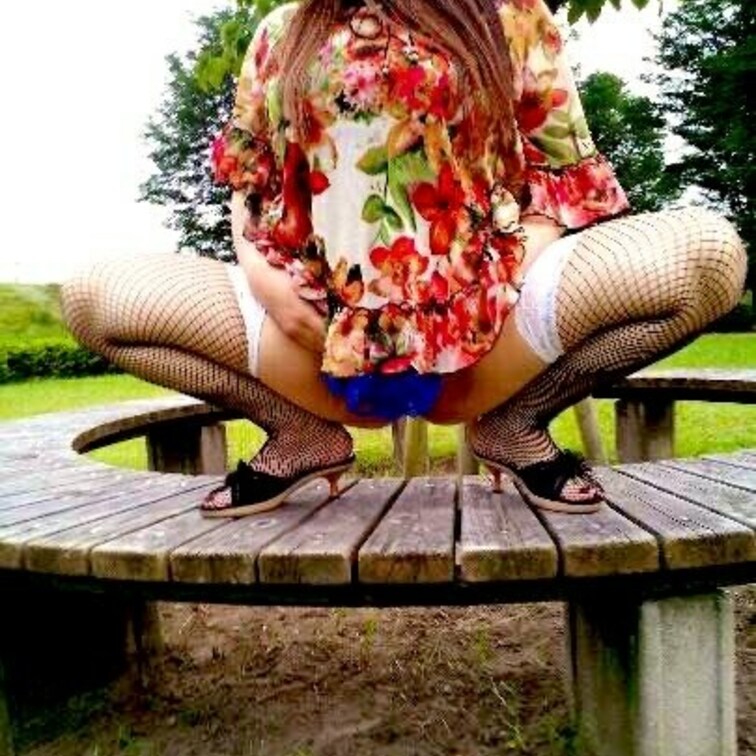 愛する皆様の携帯に露出フェライラマハメ撮りいっぱい投下中😱☀️

不用意の勃起ガマン汁にご用心☺️💕


🍫バ