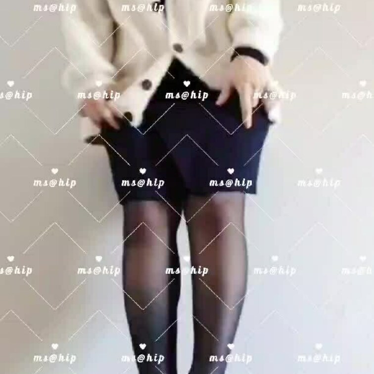 💕非常階段でパンチラ💕