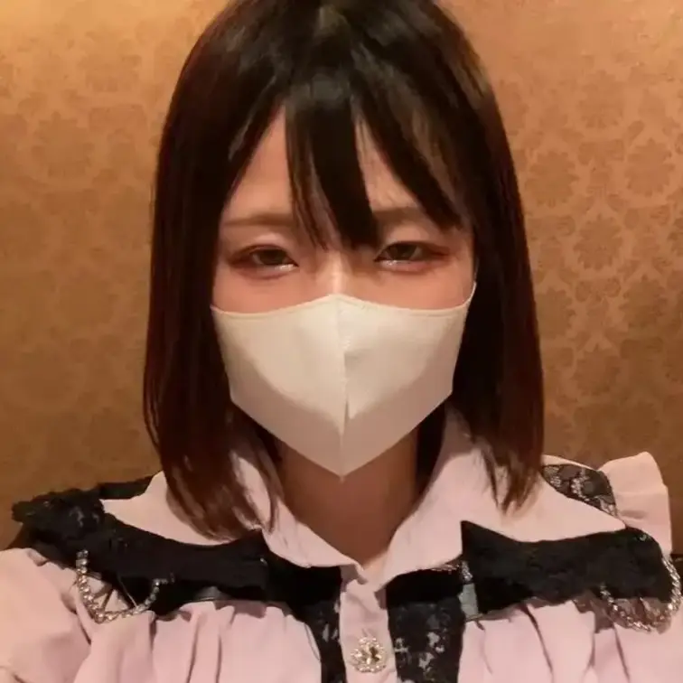 地雷系女子！自撮り放屁！

このモデルさんバカかわええんすよねえ。地雷系がよくお似合いなもんで。

あ、もちろん