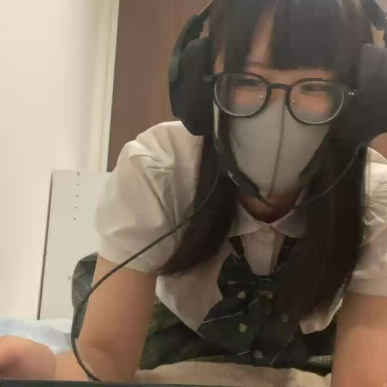 【かぬれ 18 歳】

かぬれさんのライブ配信動画です
生配信 だと、1 回の有料配信を視聴すると、おおよそ平均 