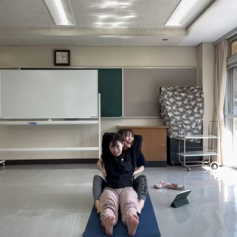 皆様お久しぶりです！
動画の更新が遅くなってしまって申し訳ございません。
今回のくすぐり動画はこちらです👍

是