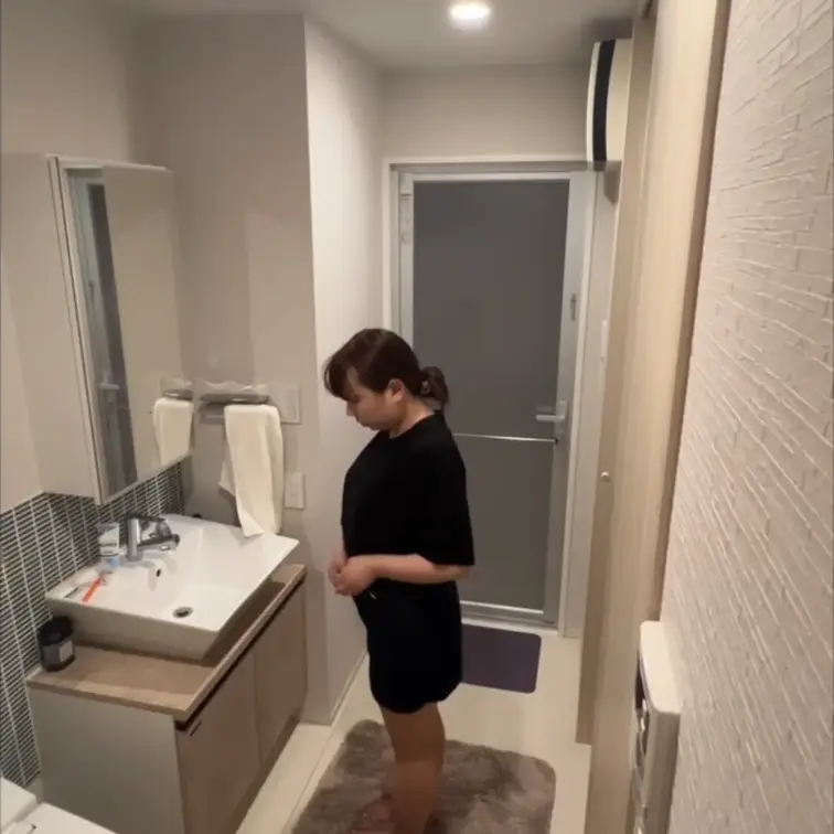 
⭐️明日公開⭐️
 
子持ち人妻痴女教師と、、、
 
 早く見たい人、動画楽しみな人はいいねとコメントで教え
