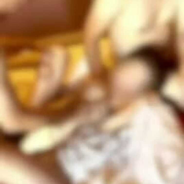 3人の単独男性を相手にする妻。
バックで膣奥を突かれながら
2人の男性は交互に口にねじ込みます。
喘ぎ声をあげる妻