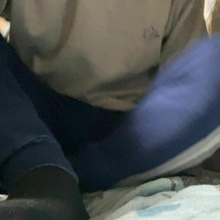 靴下脱ぎからのくねくねです
