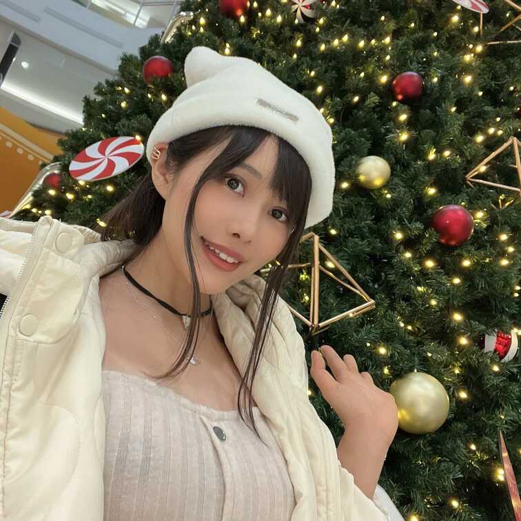 メリークリスマス❣️

昨日たくさんクリスマスツリーの前で自撮りしたんだけど
もう明日になったら使えないじゃん〜😂