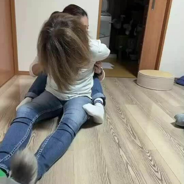 皆様いつもご購入ありがとうございます☺️
今回のくすぐり動画はこちらです👍

是非見てあげてくださいね(  ˆОˆ
