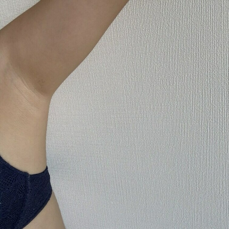ちょい腋毛♡
腋って需要ある？