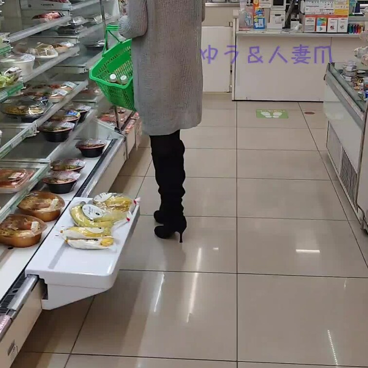 先日、こんな格好でコンビニで買い物してきました！！