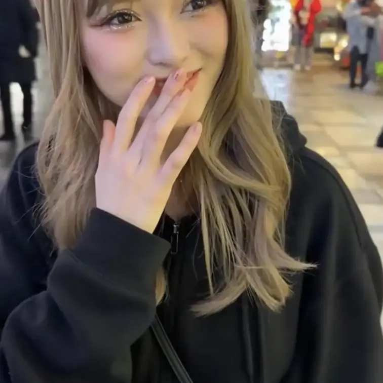 あゆりちゃん（22）人狼

普段はキャバ嬢らしい