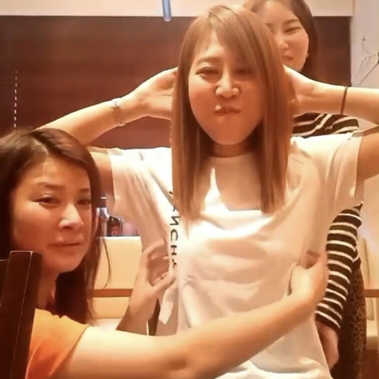 皆様いつもご購入ありがとうございます☺️
今回のくすぐり動画はこちらです👍

是非見てあげてくださいね(  ˆОˆ
