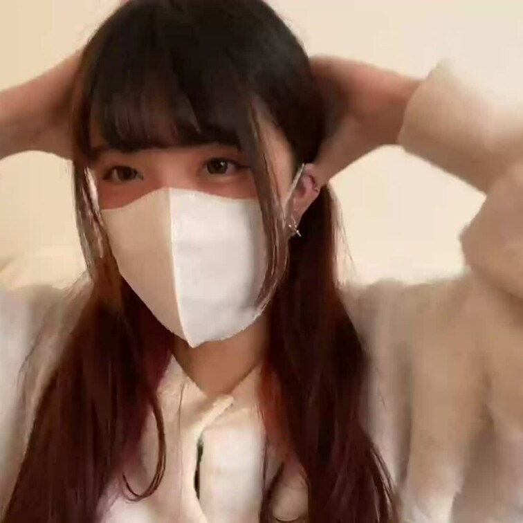 【みれい 20 歳】

みれいさんのライブ配信動画です
生配信 だと、1 回の有料配信を視聴すると、おおよそ平均 