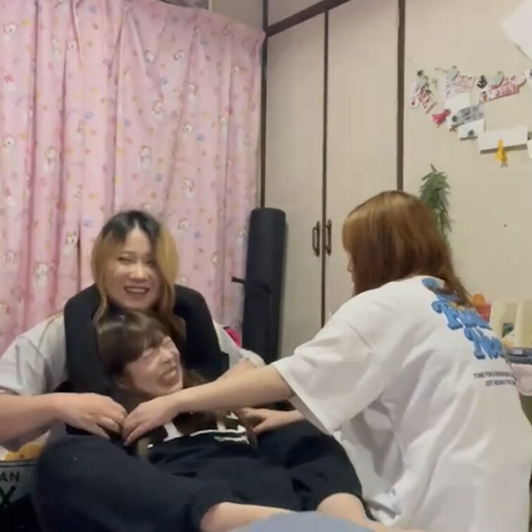 皆様いつもご購入ありがとうございます☺️
今回のくすぐり動画はこちらです👍

是非見てあげてくださいね(  ˆОˆ