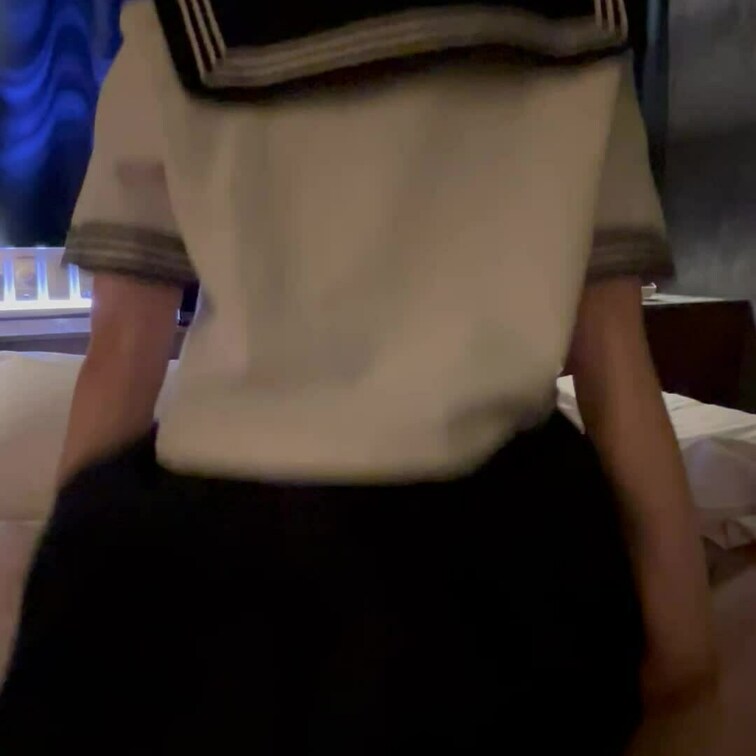 制服彼女の後ろ騎乗位

やっぱりケツがエロい