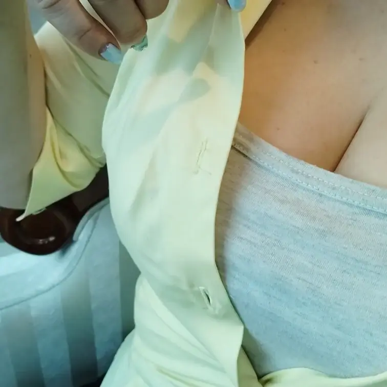 ♥️露出♥️海賊船の船内で乳首露出