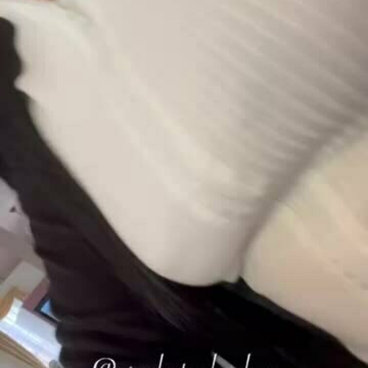 大好きな謎解き遊びに行ってきました
ノーパンノーブラなのを忘れてしまうくらいに熱中😘
すれ違った人にバレちゃってたの