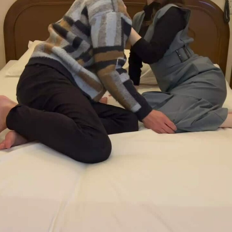 裏アカ女子との密会❤️①お食事デートを満喫した後にホテルでのイチャイチャ❤️