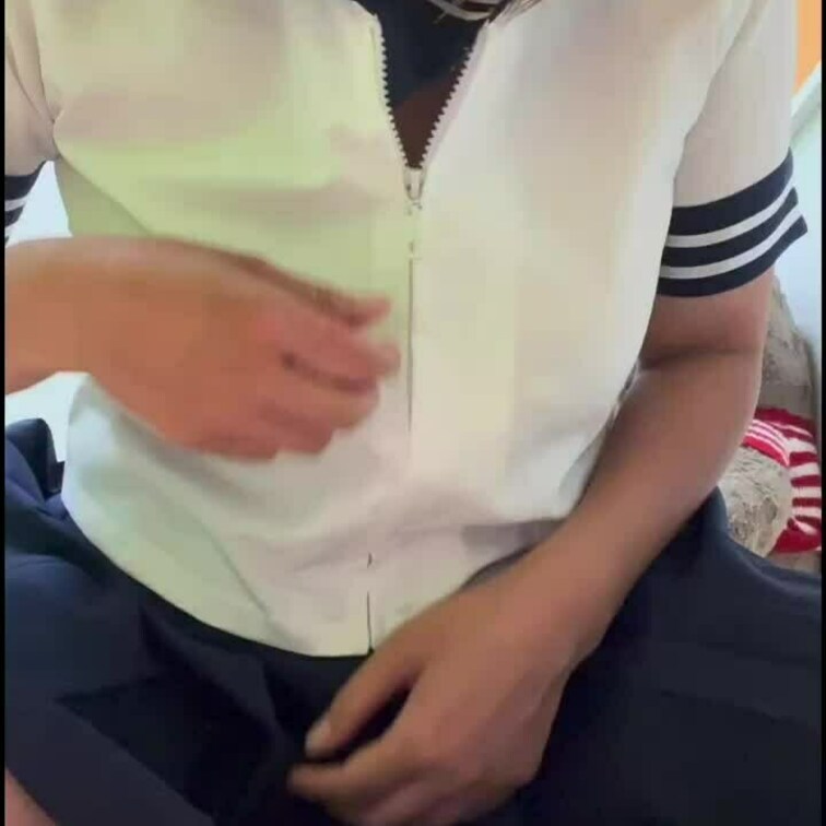 ノーブラ制服擬似騎乗位で揺れるHカップのおっぱい