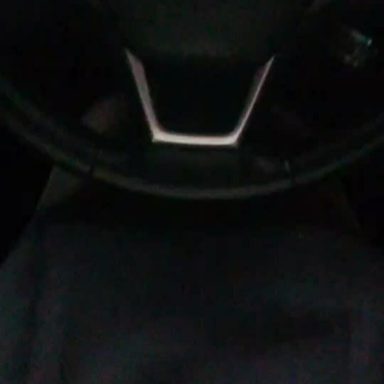 運転席でこんなことしてみた！　
あそこにはおもちゃ入ってます(♡˙³˙)