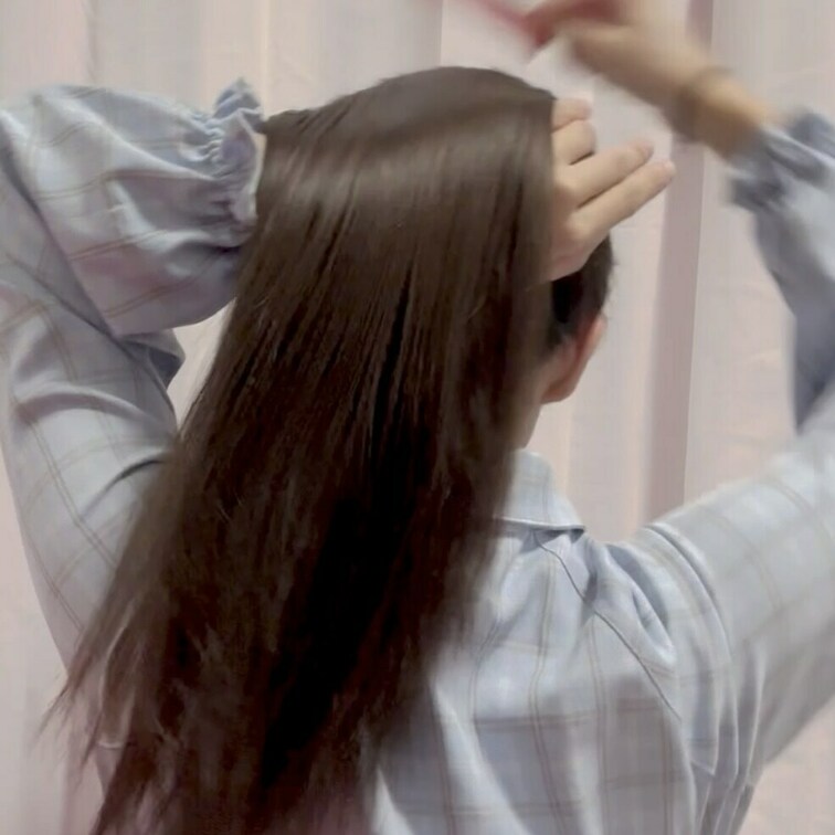 高めでポニーテールにする動画です😳結構普段からこの髪型するから得意かもです🍀