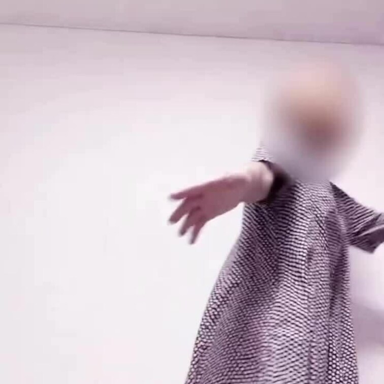 検尿コースより上位プランの方向けに動画のプレゼント🎁

画質悪いですがお着替え動画です。
着てる服も着替える服もラ