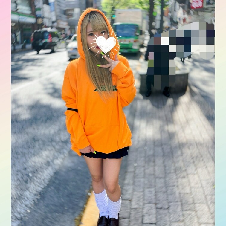 街でみんな振り返ったギャルセーラー服ちゃん。
パンツびしょ濡れで完全なるどすけべギャル。
セーラー服xルーズはそれだ