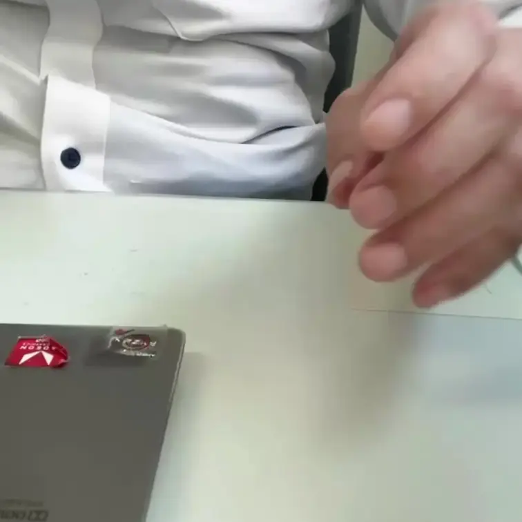 会社で誰もいない時に
こっそりオナニーしちゃいましたw
ドキドキしてスグ逝っちゃいました