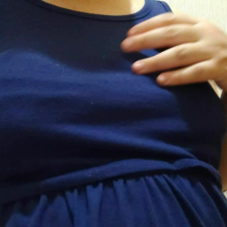 妊娠したら乳首が黒くなるだけじゃなくて先端が大きくなりました。
大きくなった先端は敏感で、乳首オナニーで軽くいけるよう