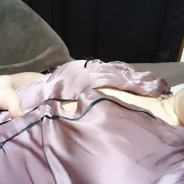 糸引きマンさんを激しくいじっちゃうおにゃにぃ
おっぱい満載
くちゅ音ありモザ濃いめなのでちょっとお買い得
えちえち