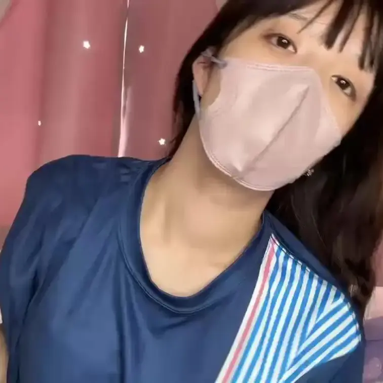 【みれい 20 歳】

みれいさんのライブ配信動画です
生ライブ配信だと、1 回の有料配信を視聴すると、おおよそ平