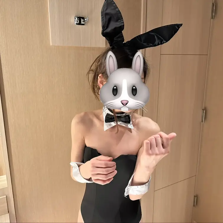 コスプレで遊ぶ時もあるんですが、コスチュームちっさくてこぼれちゃいました…笑
