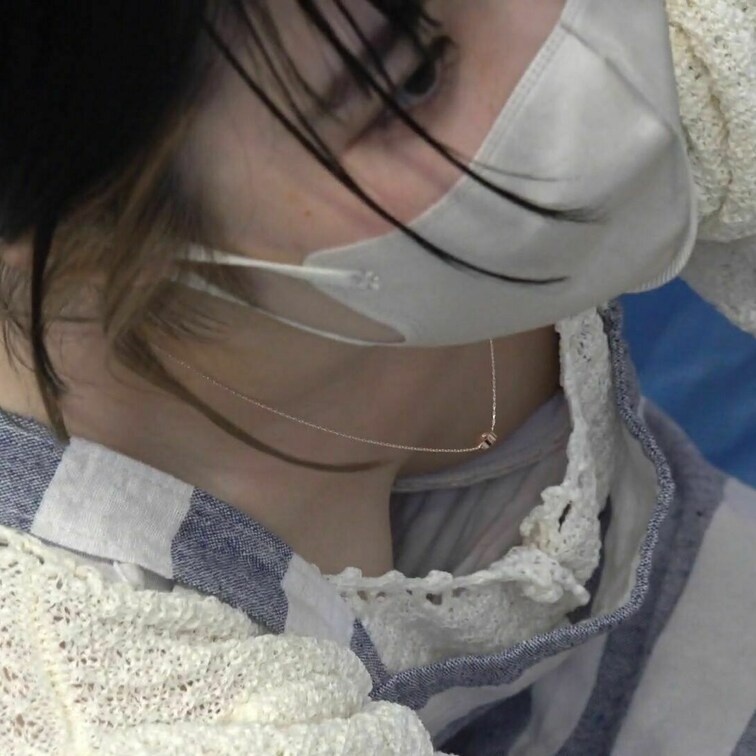 ちょい見せ。本編はこちらから→
#02【胸チラ/パンチラ】童顔JDのぷっくりパイ/金髪美女のシミパン!エロマン毛!!